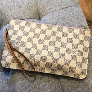 Louis Vuitton pink pochette